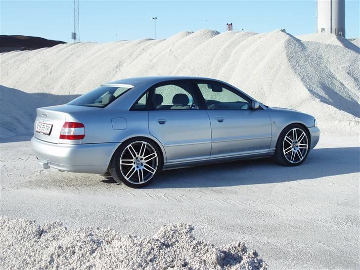 Audi A4 1,8 20V T. SOLGT billede 3