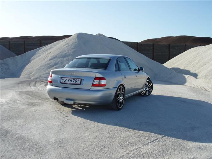 Audi A4 1,8 20V T. SOLGT billede 6