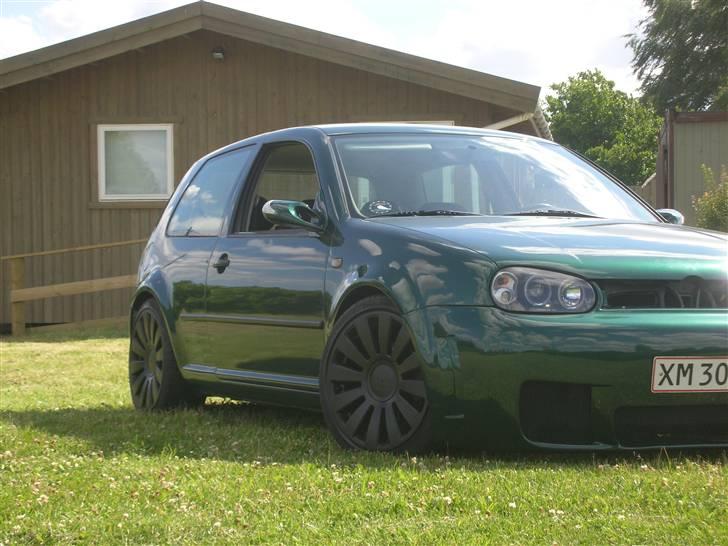 VW GOLF 4 SOLGT - dette er et gammel billed før maleren billede 1