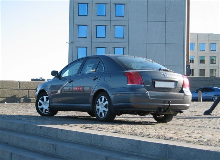 Toyota Avensis billede 1