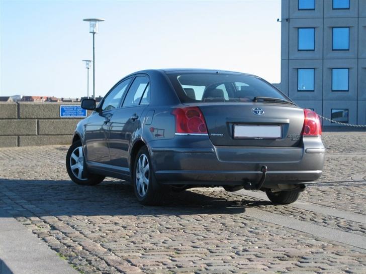 Toyota Avensis billede 2