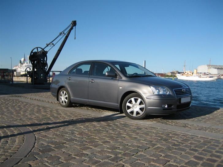 Toyota Avensis - Læg mærke til kongeskibet i baggrunden! :) billede 5
