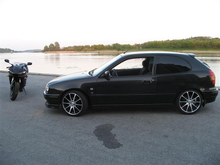 Toyota Corolla G6R - G6R sammen med en R6 billede 1