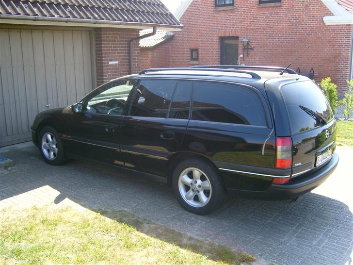 Opel Omega 3.0 V6  billede 2