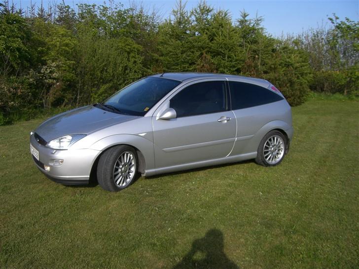 Ford focus 2.0 16v --SOLGT-- billede 1