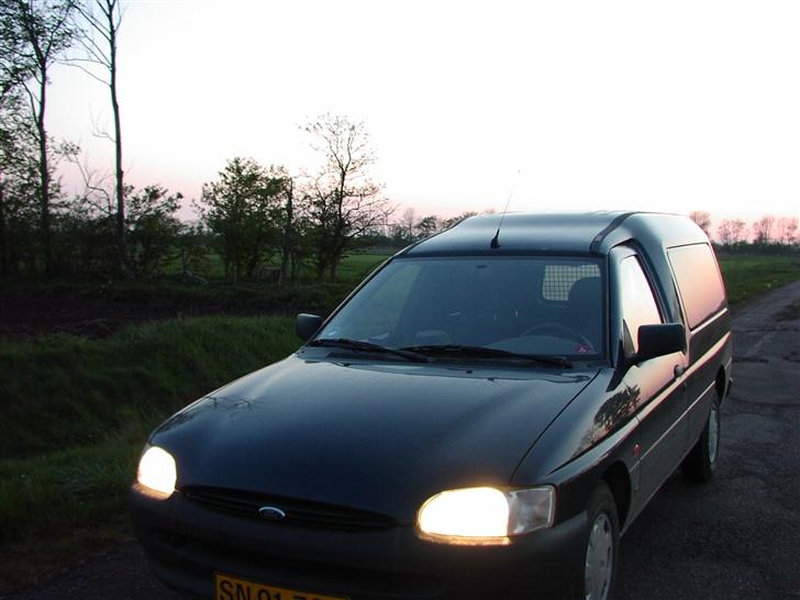 Ford Escort Van Express SOLGT billede 1