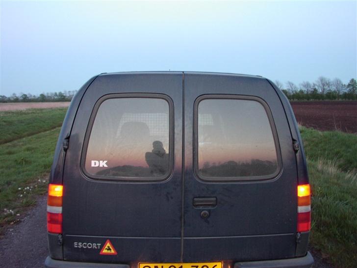 Ford Escort Van Express SOLGT billede 3