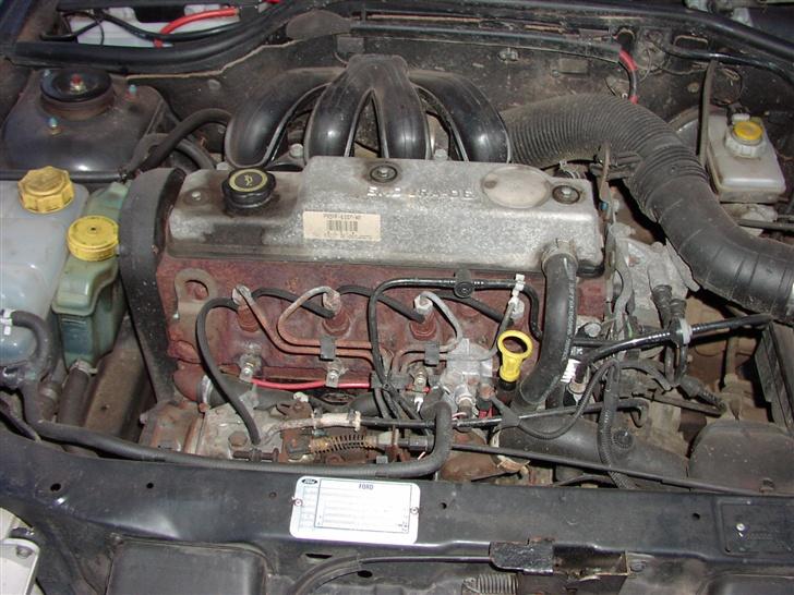 Ford Escort Van Express SOLGT - Ydelsen er ikke noget at råbe hura for, men den starter altid! billede 4