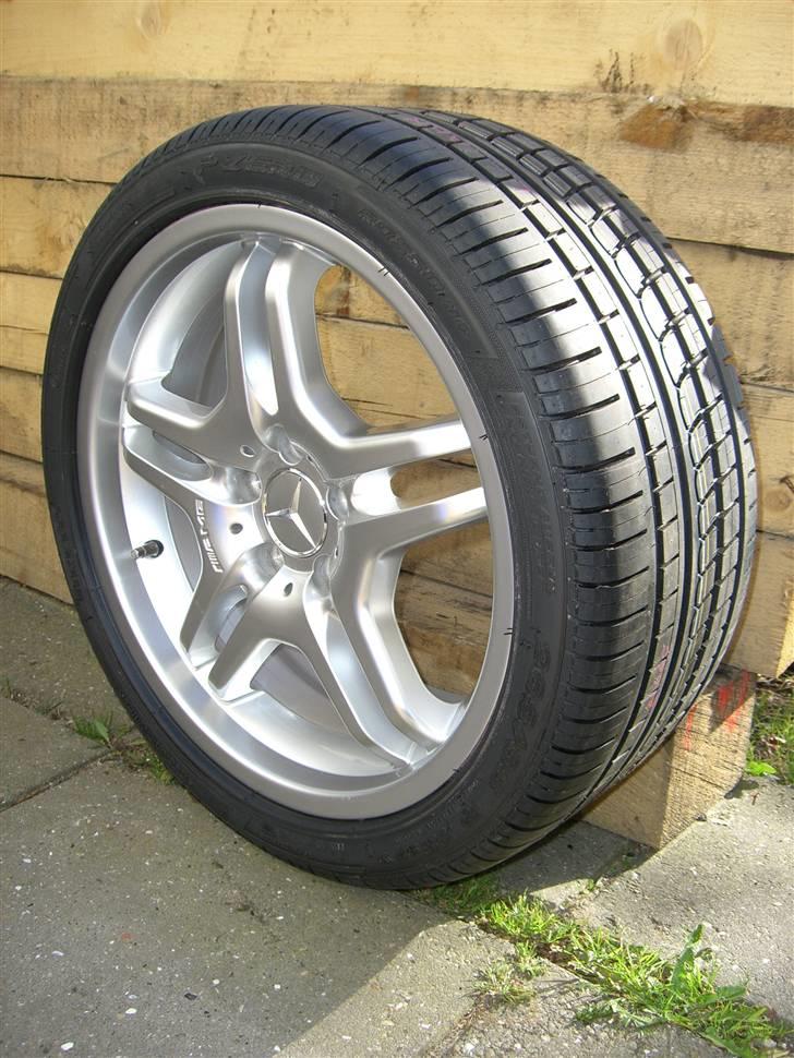 Mercedes Benz W 210 Elegance - AMG 8½" Style 4  /  Pirelli Zero Rosso 265/35-18 billede 11