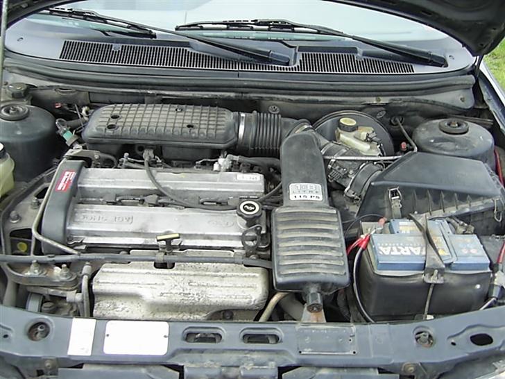 Ford Mondeo 1,8i 16V *Solgt* billede 2