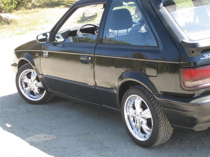 Mazda 323 BF Super Special billede 8