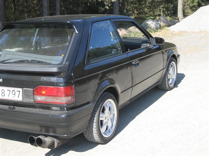 Mazda 323 BF Super Special billede 11