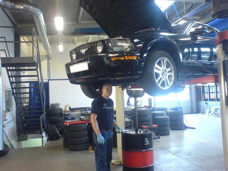 Opel Astra F Irmsc. Edi. SOLGT - Der var jeg lige heldig :D  Nu sjovere at lave service på en ny mustang i stedet for på de normale Ford´s hehe :D  billede 19