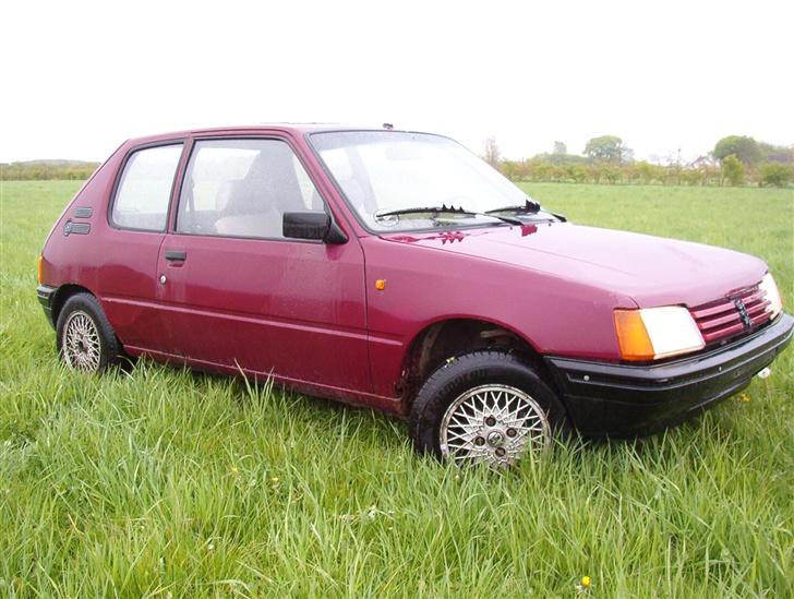 Peugeot 205 Diesel SOLGT billede 3
