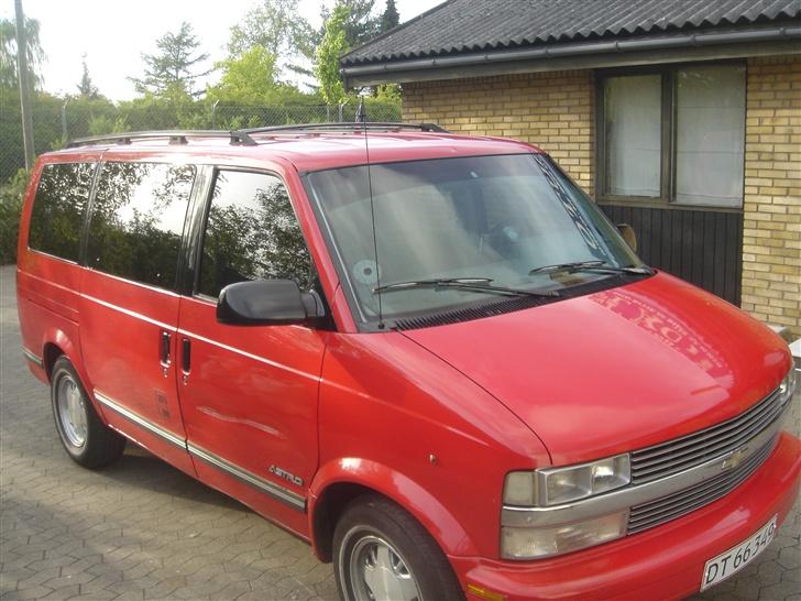 Chevrolet Astro Van - Big Red billede 4