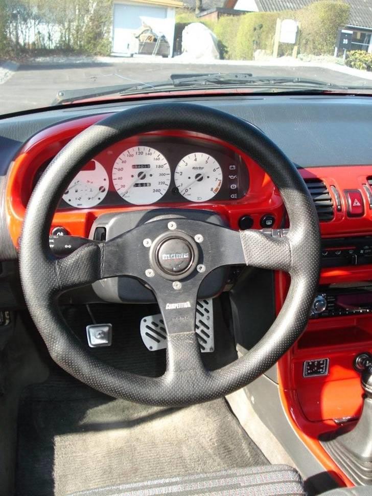 Mazda 323f - solgt billede 5