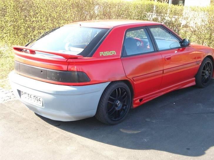 Mazda 323f - solgt billede 6