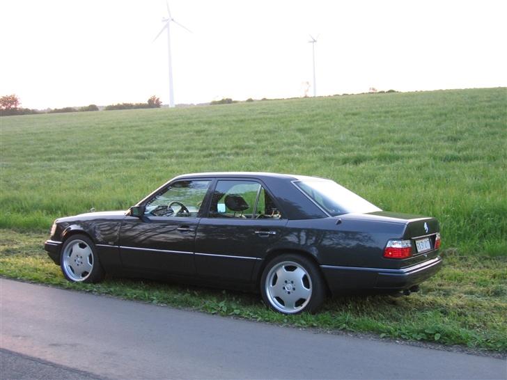 Mercedes Benz W124 300E-24 billede 1