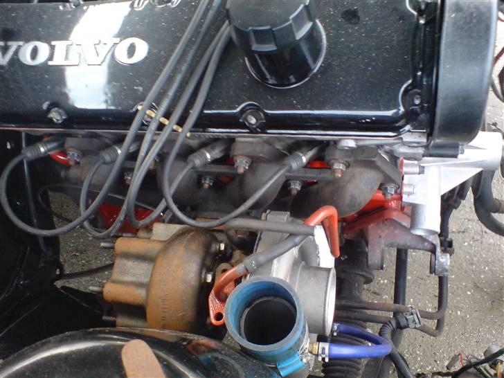 Volvo 242 solgt - den nye motor b23et billede 19