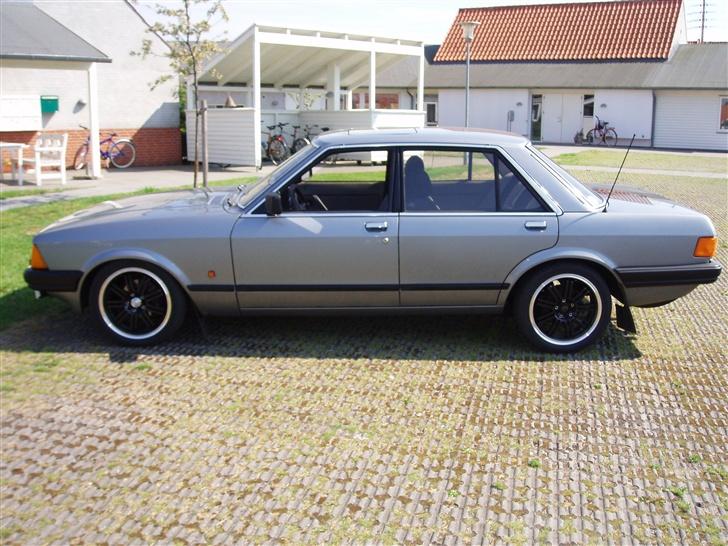 Ford Granada 2,3 GL savoy - ned med næsen 40 mm billede 7