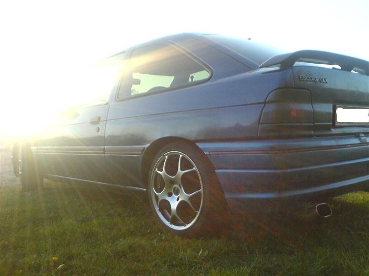 Ford Escort 1,6 solgt billede 4