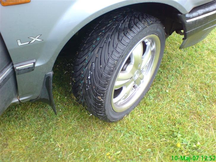 Mazda 323 1.5 LX Skrottet - ja. brede ser de ud..!! billede 6