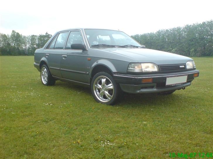 Mazda 323 1.5 LX Skrottet billede 7