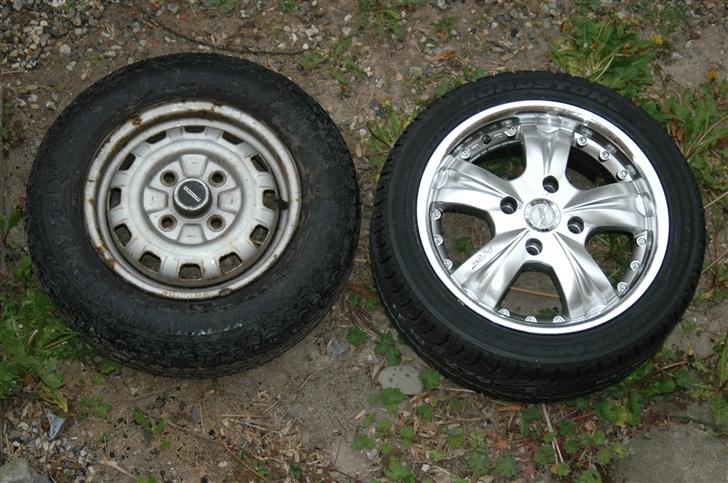 Mazda 323 1.5 LX Skrottet - gamle stål fælg Vs. nye alu fælge billede 8