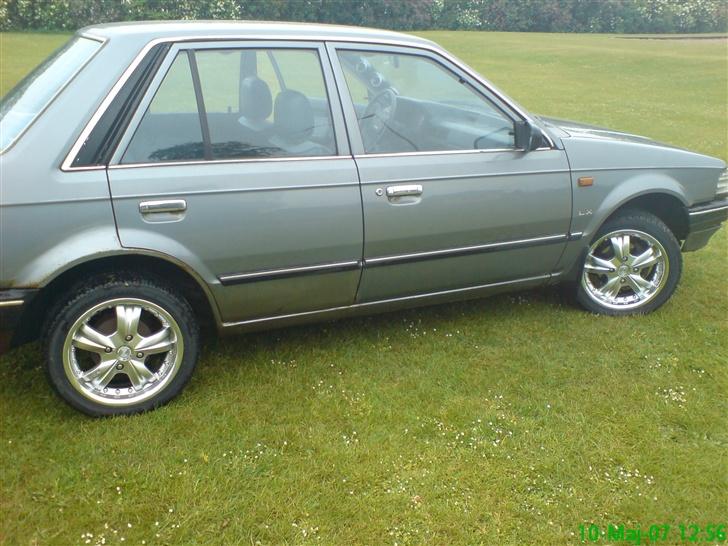 Mazda 323 1.5 LX Skrottet billede 16