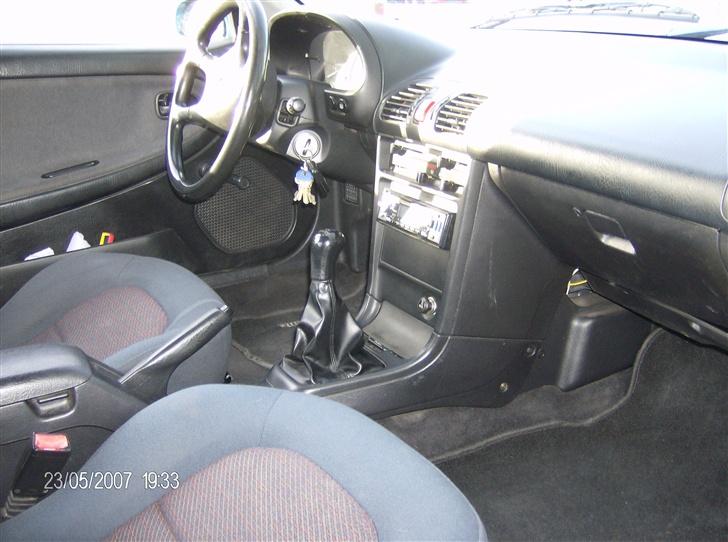 Mazda MX 3 "SOLGT" - Inden i billede 18