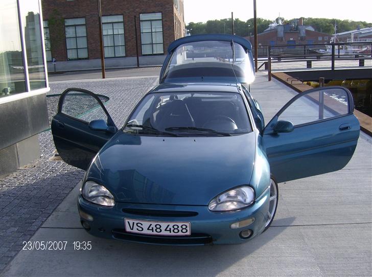 Mazda MX 3 "SOLGT" - Set for fra med dørene åbent billede 19