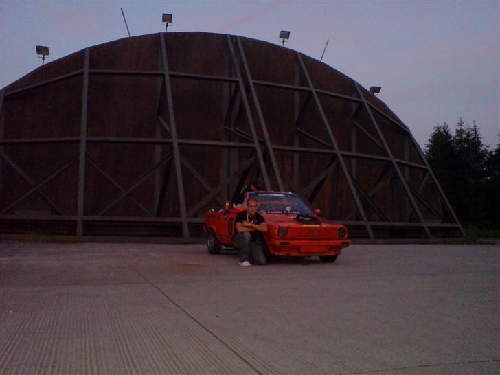 VW Brænderbaljen DHB'07 - Foran hangaren ved Driftbanen, hvor den "boede" under arrangementet. billede 2