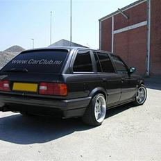 BMW 325i E30 Touring Solgt