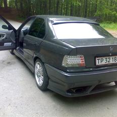 BMW 325i  e36  