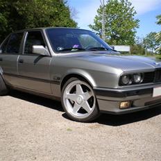 BMW 320i E30 *SOLGT*