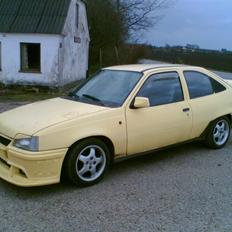 Opel kadett  (død)