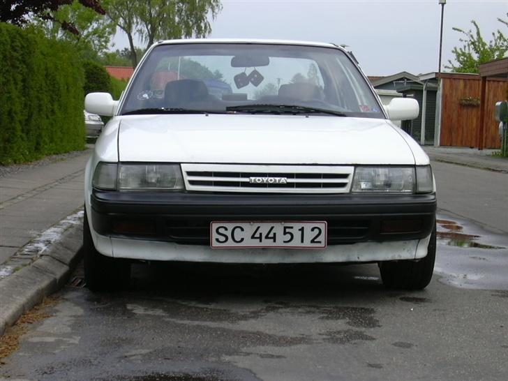 Toyota Carina 2-Død og Skrottet - lige da den var blevet sænket.. billede 9