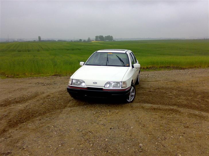 Ford Sierra 2,0 Plaza [SOLGT] billede 2