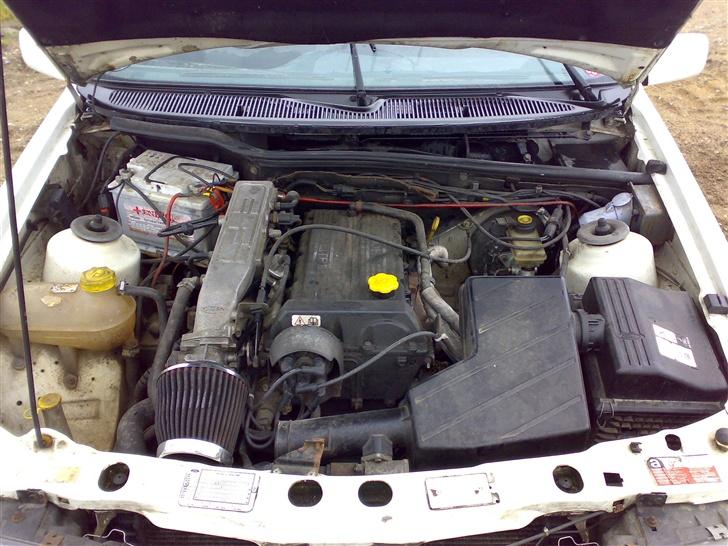 Ford Sierra 2,0 Plaza [SOLGT] - Kæmpe filter....Sug, sug, sug... Og det gør den så..hehe billede 12
