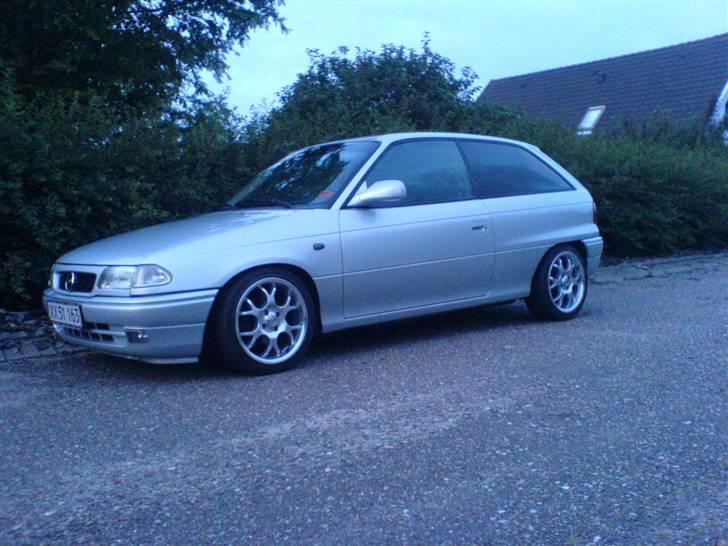 Opel Astra 1,6i 16v sport billede 1