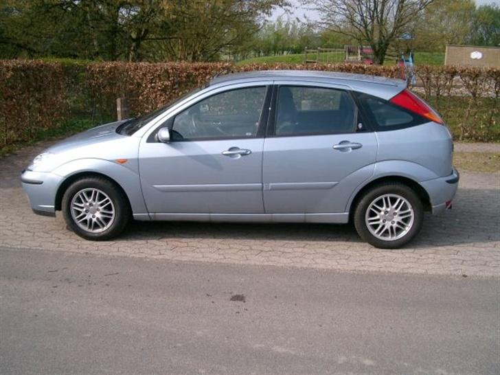 Ford Focus Ghia billede 4