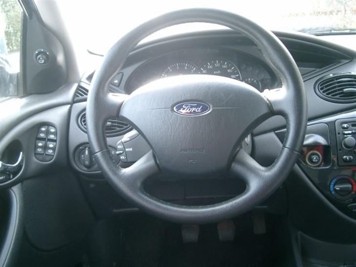 Ford Focus Ghia billede 8