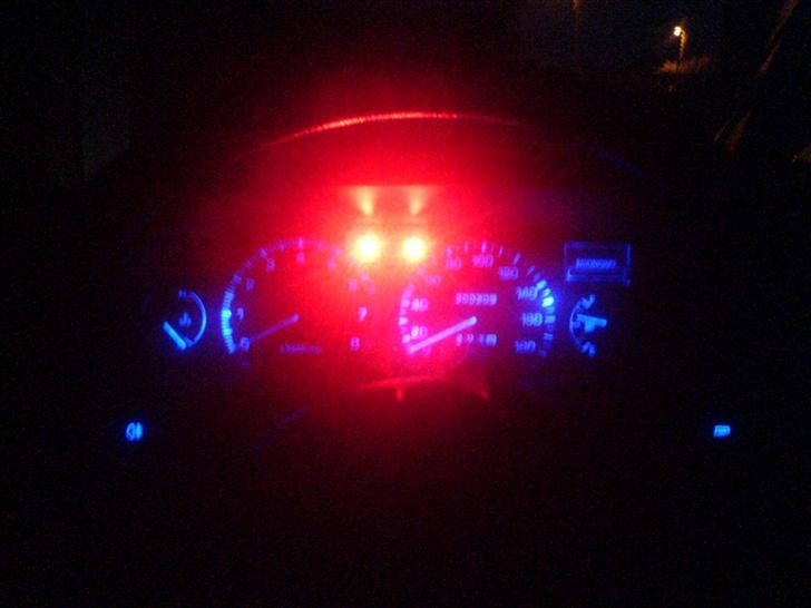 Toyota corolla E90 - rødt lys i blinklys billede 20