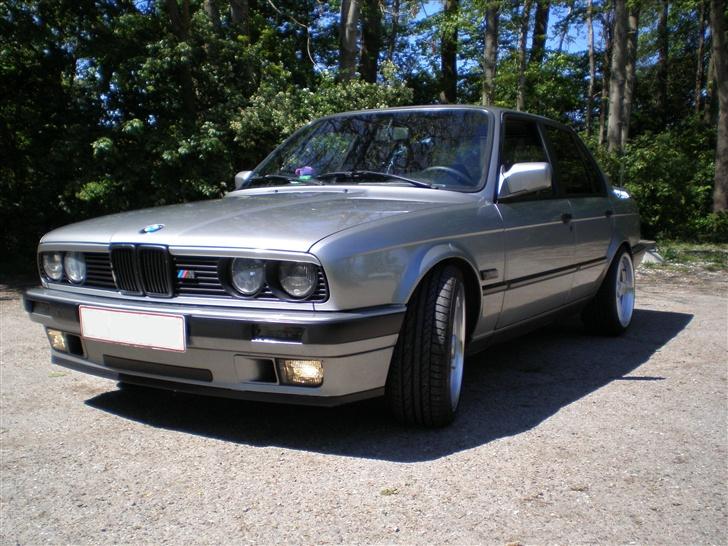 BMW 320i E30 *SOLGT* billede 1