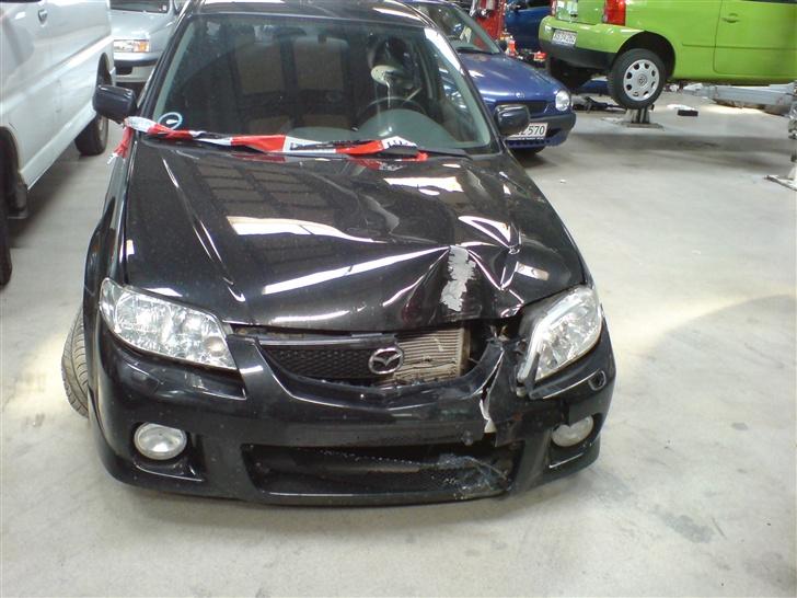 Mazda 323F 2,0 Sportive DØD billede 17