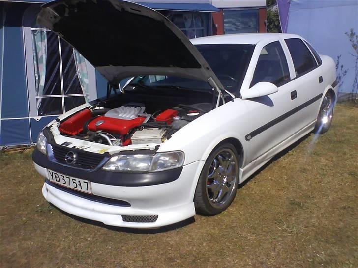 Opel vectra b - mangler lige en frontlæbe til den orginale kofanger billede 5