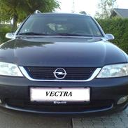 Opel Vectra 2.0i cd stc.