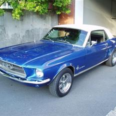 Amerikaner Ford Mustang Hardtop