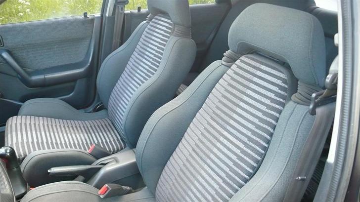 Mazda 323F *Solgt* billede 4