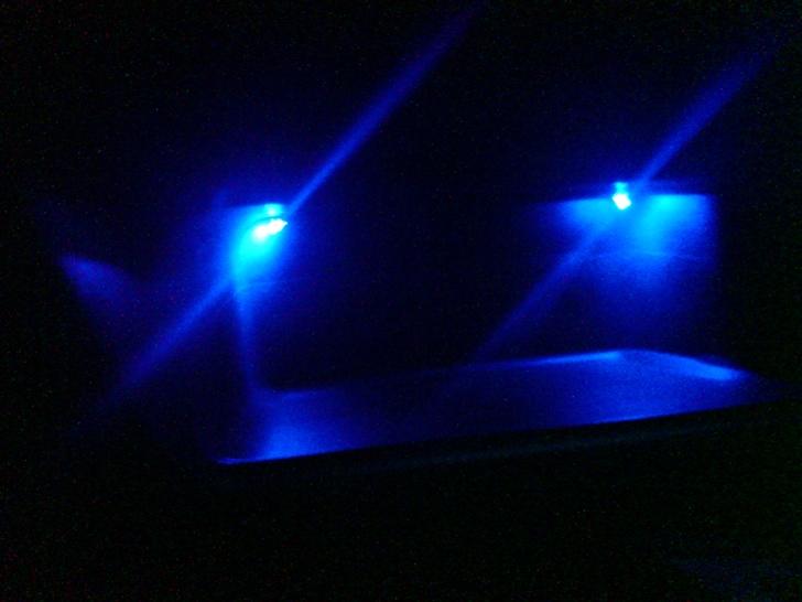 VW Golf 3 SOLGT! - Dioder i "handskerummet" billede 2